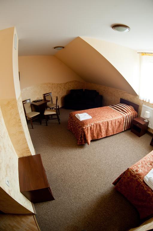 Hotel & Restauracja Okraglak Chęciny Cameră foto