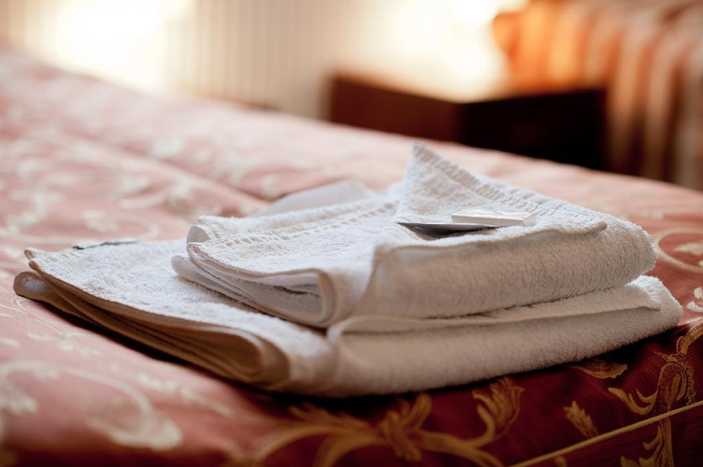 Hotel & Restauracja Okraglak Chęciny Cameră foto