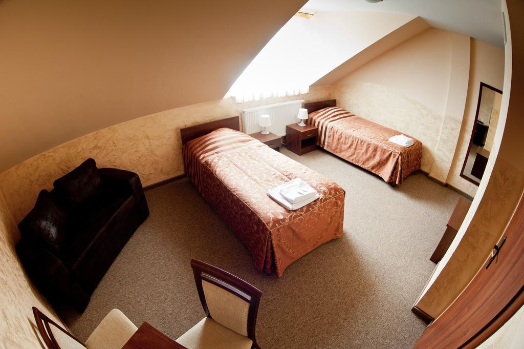 Hotel & Restauracja Okraglak Chęciny Cameră foto