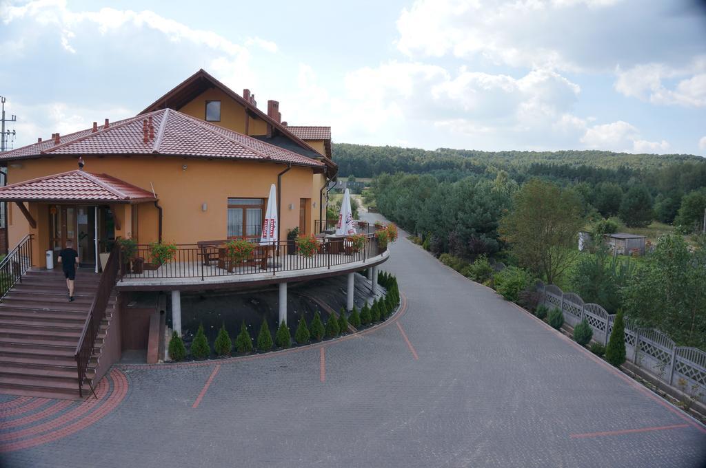 Hotel & Restauracja Okraglak Chęciny Exterior foto